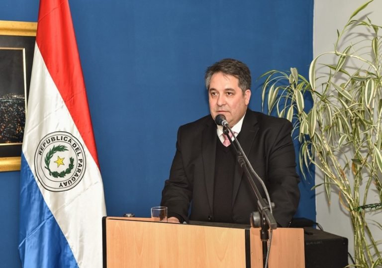 DINAC prohíbe entrada a extranjeros no residentes