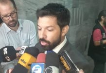 Para Fiscalía, Ronaldinho debe permanecer en prisión