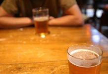 Coronavirus: ¿Por qué la OMS recomienda no consumir alcohol durante la pandemia?