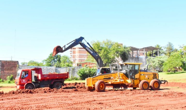 Movimiento de suelo en IPS para construcción de albergue