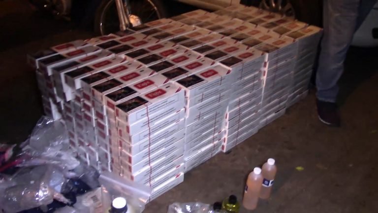 Marinos incautan esencias para vapeadores y cigarrillos destinados al contrabando