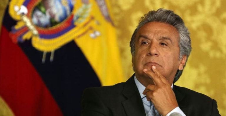 Presidente de Ecuador reduce en 50% su salario y de su gabinete por el coronavirus Presidente de Ecuador reduce en 50% su salario y de su gabinete por el coronavirus