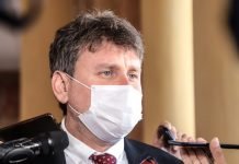 Anuncian que la siguiente semana podría reducir el precio del combustible