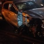 Por desviar a un perro, conductor fue a parar contra una ferretería