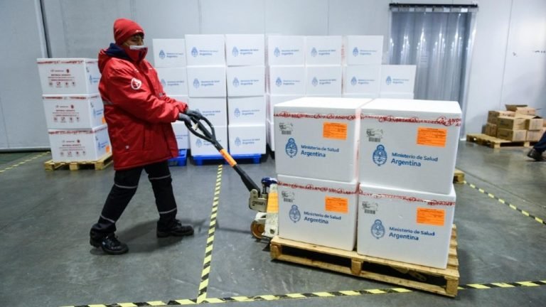 Famosos piden al G7 que done vacunas de coronavirus a los países pobres Famosos piden al G7 que done vacunas de coronavirus a los países pobres