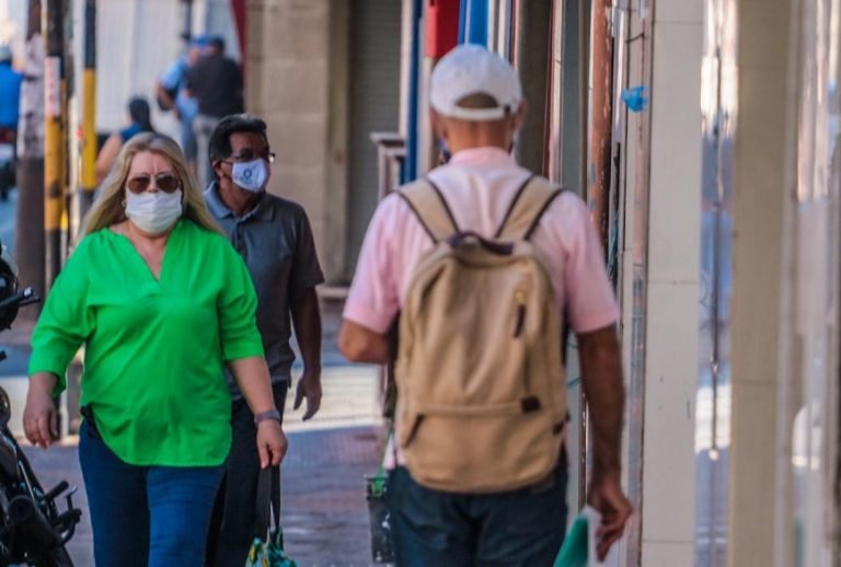 Se reportaron 1.716 casos nuevos y 122 fallecidos más por coronavirus
