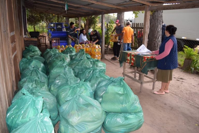 El Gobierno Nacional asiste con víveres a más de 1000 familias de pescadores
