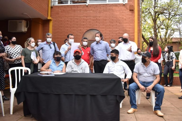 Conforman la Asociación de Funcionarios y Obreros de la Municipalidad de Encarnación