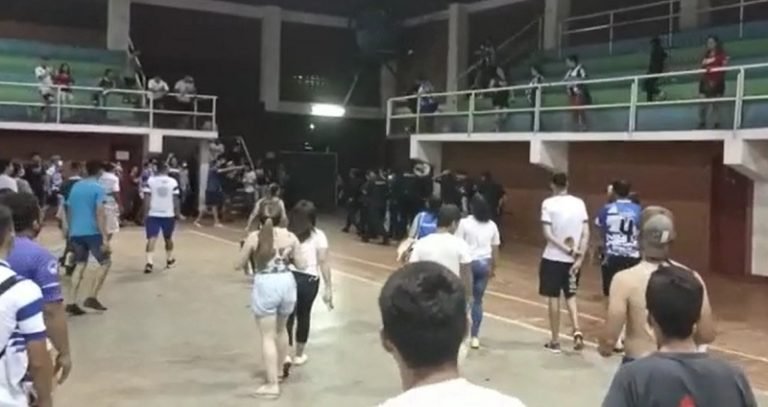 Árbitros presentaron denuncia luego de ser atacados por una turba en Capitán Miranda Árbitros presentaron denuncia luego de ser atacados por una turba en Capitán Miranda