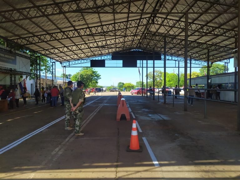 Restricción de ingreso de Africanos rige en el Puente San Roque González de Santa Cruz