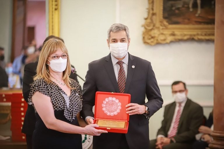 Gobierno reconoce trabajo del comité asesor de inmunizaciones en la lucha contra el covid-19 Gobierno reconoce trabajo del comité asesor de inmunizaciones en la lucha contra el covid-19
