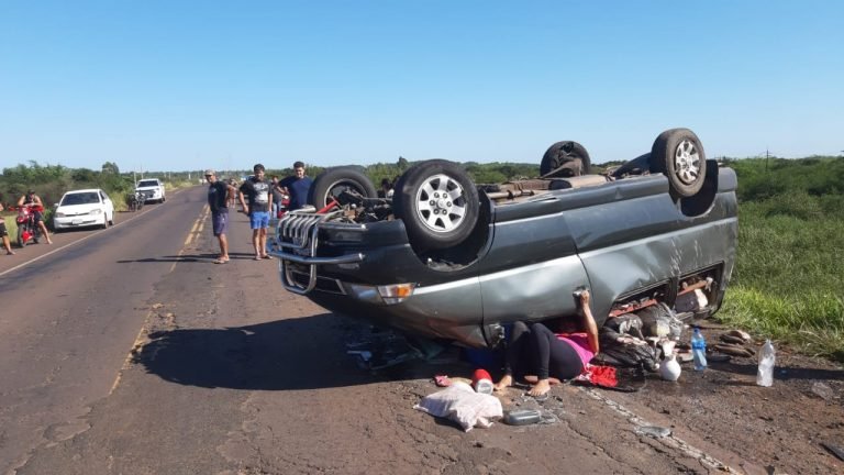 Hombre muere tras vuelco de su vehículo en José Leandro Oviedo
