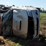 En vuelco vehicular, sus ocupantes se salvan de milagro