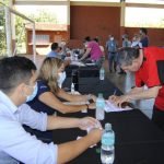 Se inició la entrega de bonos por fin de año a familias relocalizadas por la EBY