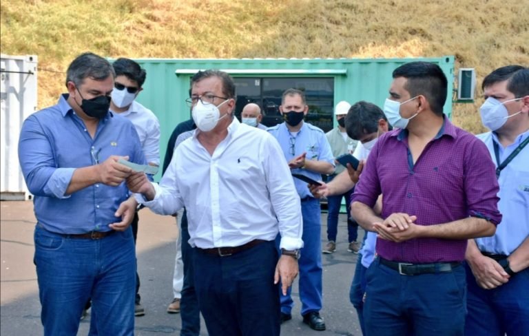 El Gobierno, a través de la EBY, fortalece la salud de Misiones con aporte económico y ambulancia