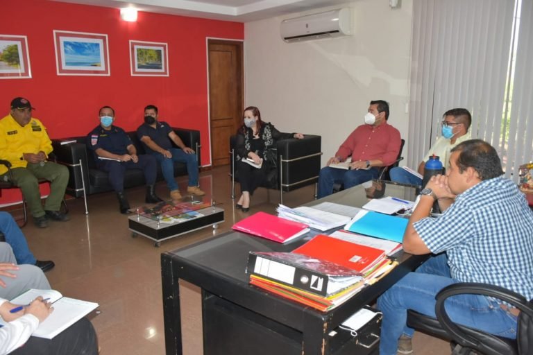 Coordinan acciones en Ayolas para hacer frente a los incendios forestales