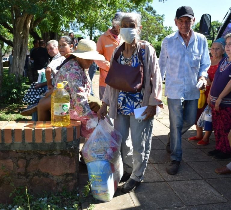 Más de 900 personas de la tercera edad de Misiones fueron asistidas con kits de alimentos Más de 900 personas de la tercera edad de Misiones fueron asistidas con kits de alimentos