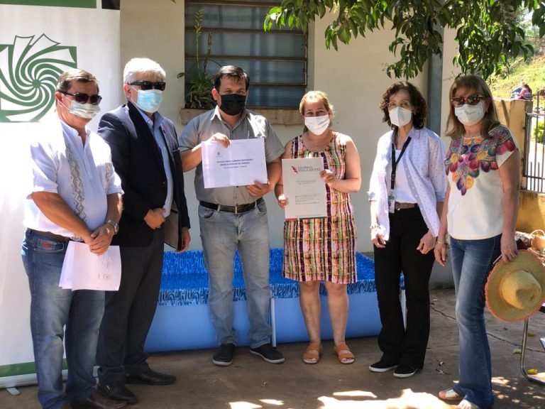 Relocalizados por Yacyretá reciben título de propiedad