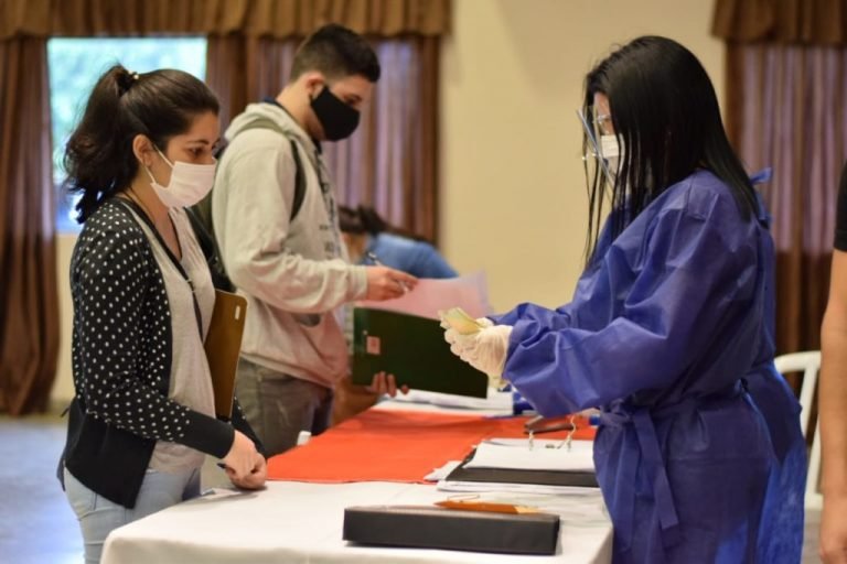 Jóvenes de Misiones recibirán último desembolso de becas universitarias correspondiente al 2021