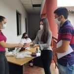 EBY completa aporte a becarios del Ñeembucú