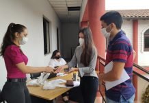 EBY completa aporte a becarios del Ñeembucú