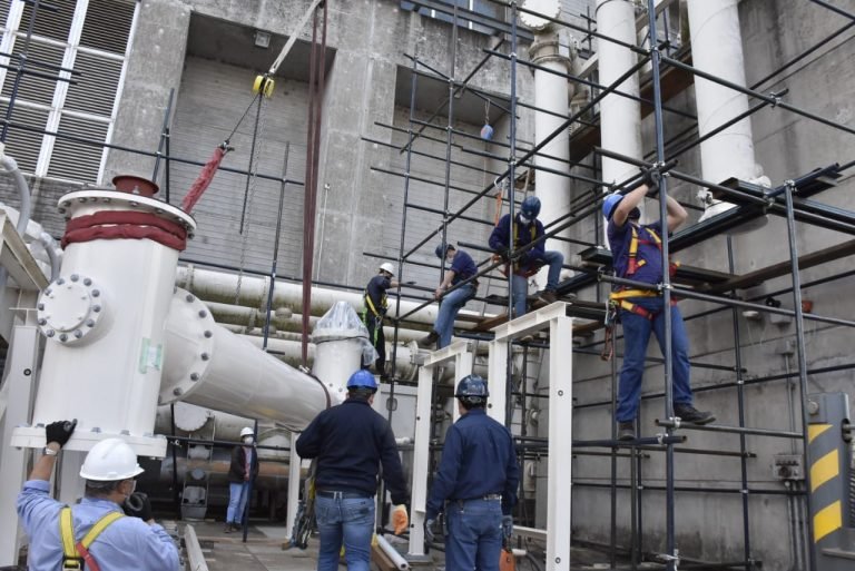 Yacyretá recibe desde este lunes, en Ayolas, carpetas de postulantes para cubrir 10 vacancias de ingenieros electromecánicos Yacyretá recibe desde este lunes, en Ayolas, carpetas de postulantes para cubrir 10 vacancias de ingenieros electromecánicos