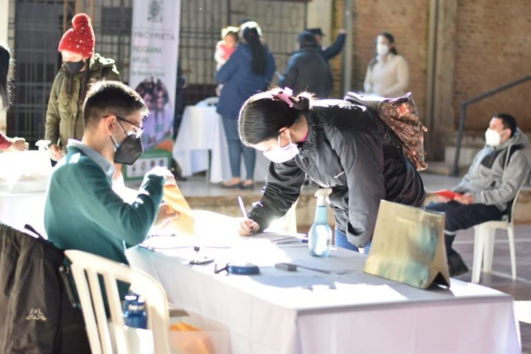 Jóvenes de Misiones recibirán el segundo desembolso de becas universitarias Jóvenes de Misiones recibirán el segundo desembolso de becas universitarias