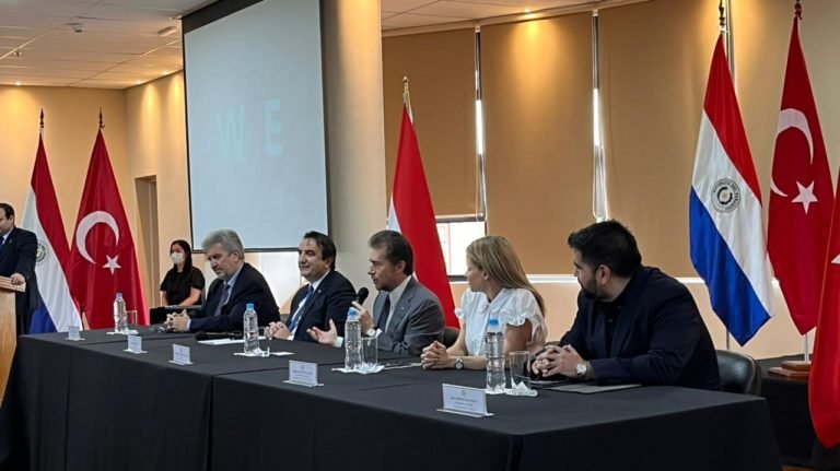 Autoridades participan de reunión fundacional de la cámara de comercio Paraguay-Turquía Autoridades participan de reunión fundacional de la cámara de comercio Paraguay-Turquía