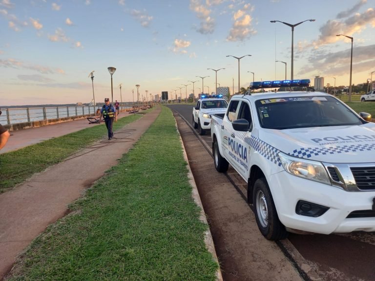 Sorprenden a ladrones hurtando cables de la costanera
