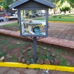 Vándalos violentaron el vidrio de la biblioteca callejera de la Plaza de Armas de Encarnación