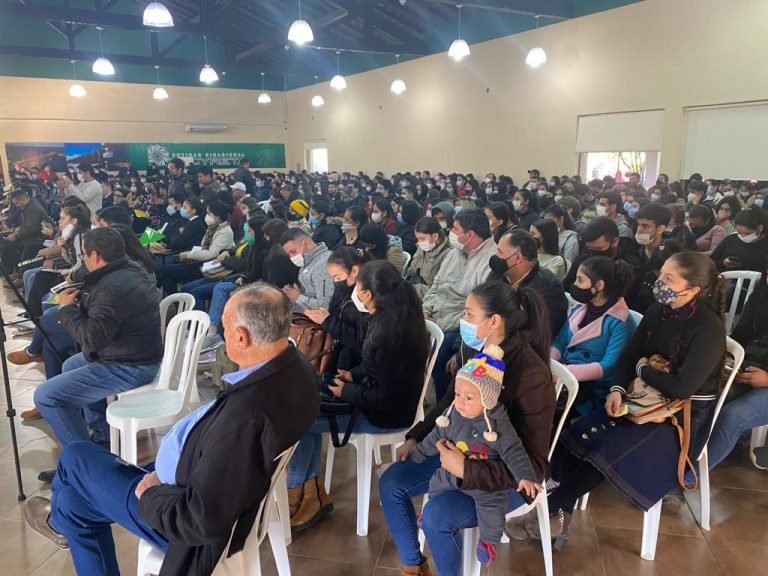 Gobierno entregó 1.100 becas a jóvenes misioneros para fomentar la democratización del acceso a la universidad