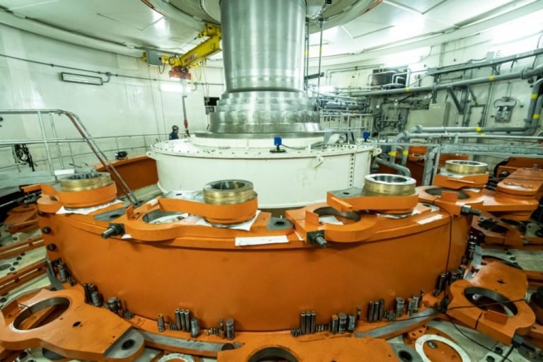 Central hidroeléctrica Yacyretá vuelve a operar con el 100 % de sus unidades generadoras Central hidroeléctrica Yacyretá vuelve a operar con el 100 % de sus unidades generadoras