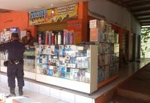 DELINCUENTES CASI VACIARON UN LOCAL EN EL CIRCUITO COMERCIAL
