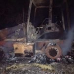 DESCONOCIDOS INCENDIARON UN TRACTOR DE LA MUNICIPALIDAD DE ALTO VERA