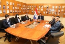 Hacienda y Moody’s conversaron en el marco de la revisión de calificación país