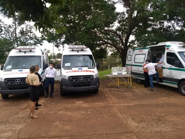 HOSPITALES DEL IPS RECIBIERON AMBULANCIAS DEL GOBIERNO