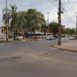 SE QUEDÓ DORMIDO MIENTRAS ESPERABA COLECTIVO Y LE PELARON
