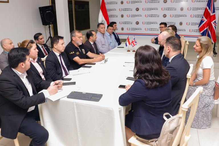 Ministro de la SENAD se reunió con representantes de la Agencia Nacional contra el Crimen del Reino Unido