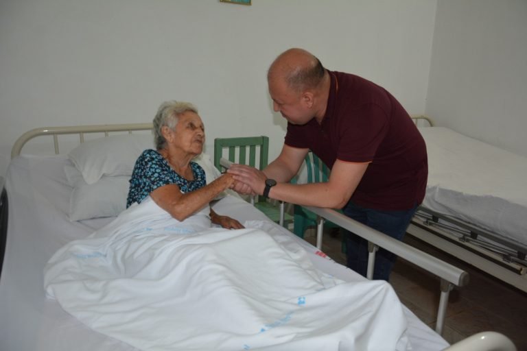Hogar de Ancianos Santa María de Encarnación Recibirá Importante Donación de Equipamiento Médico por parte de la EBY