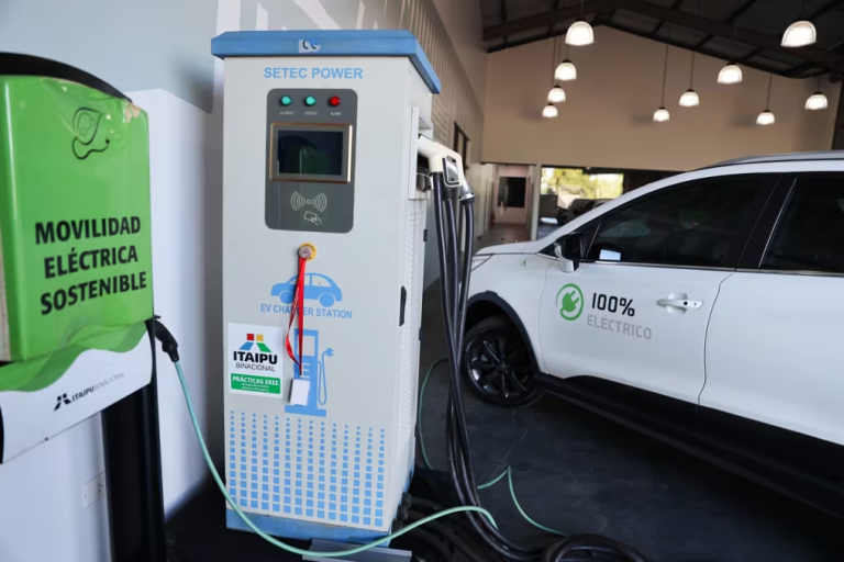 Formarán especialistas para impulsar industria autopartista y de movilidad eléctrica en el país Formarán especialistas para impulsar industria autopartista y de movilidad eléctrica en el país