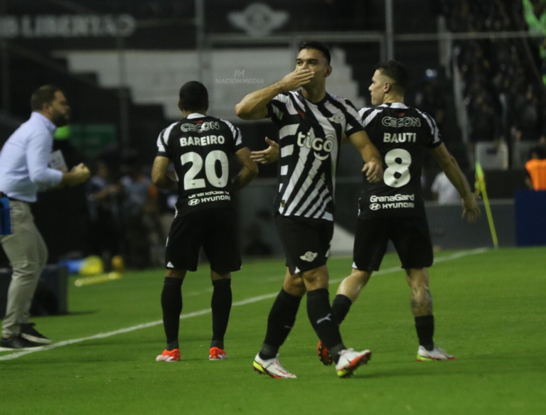 La «obra de arte» de Lucas Sanabria ante Táchira en la Copa Libertadores