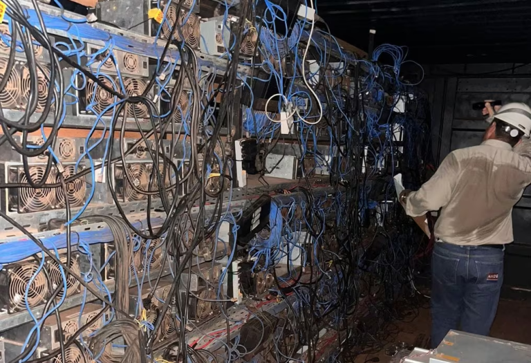 Las criptominerías y el perjuicio a la Ande: promedio va de G. 500 a 1.000 millones al mes Las criptominerías y el perjuicio a la Ande: promedio va de G. 500 a 1.000 millones al mes