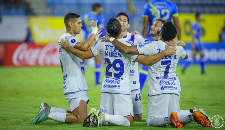 Un solo jugador de Olimpia gana más que todo el plantel de Ameliano Un solo jugador de Olimpia gana más que todo el plantel de Ameliano