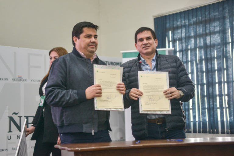 MUVH y Yacyretá firmaron acuerdo para construcción de 100 viviendas para familias de Pilar MUVH y Yacyretá firmaron acuerdo para construcción de 100 viviendas para familias de Pilar