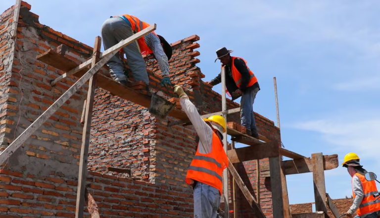 MUVH repunta en ejecución de viviendas y genera más empleo en construcción MUVH repunta en ejecución de viviendas y genera más empleo en construcción
