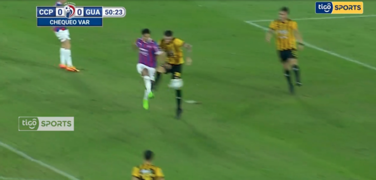El polémico penal para Cerro Porteño que todo Guaraní reclamó El polémico penal para Cerro Porteño que todo Guaraní reclamó
