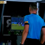 Una increíble confusión: ¡La gente de Cerro festejó la revisión VAR para la expulsión de Alan!