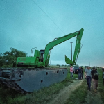 EBY inicia tarea de limpieza del cauce natural del arroyo “Las Hermanas” en Ñeembucú