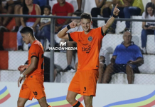 El «Toro» Bruera embiste a General Caballero y le da un triunfo clave a Olimpia