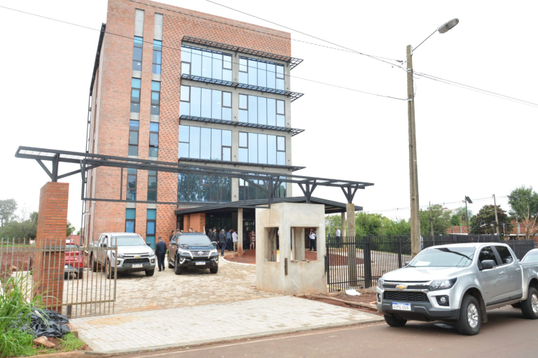 Hospital oncológico de Encarnación recibió aporte de la EBY